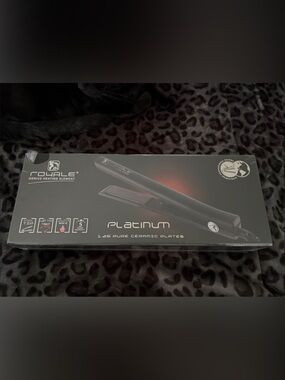 Royale Platinum 1.25" Ceramic Flat Iron in Black